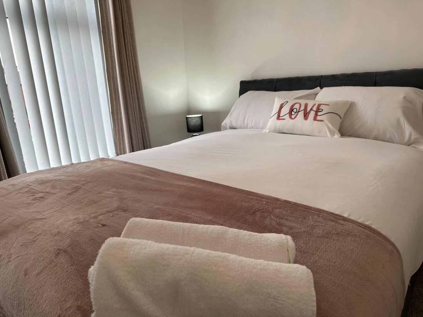ベルファスト 2Br Stylish Ormeau Road Houseヴィラ エクステリア 写真