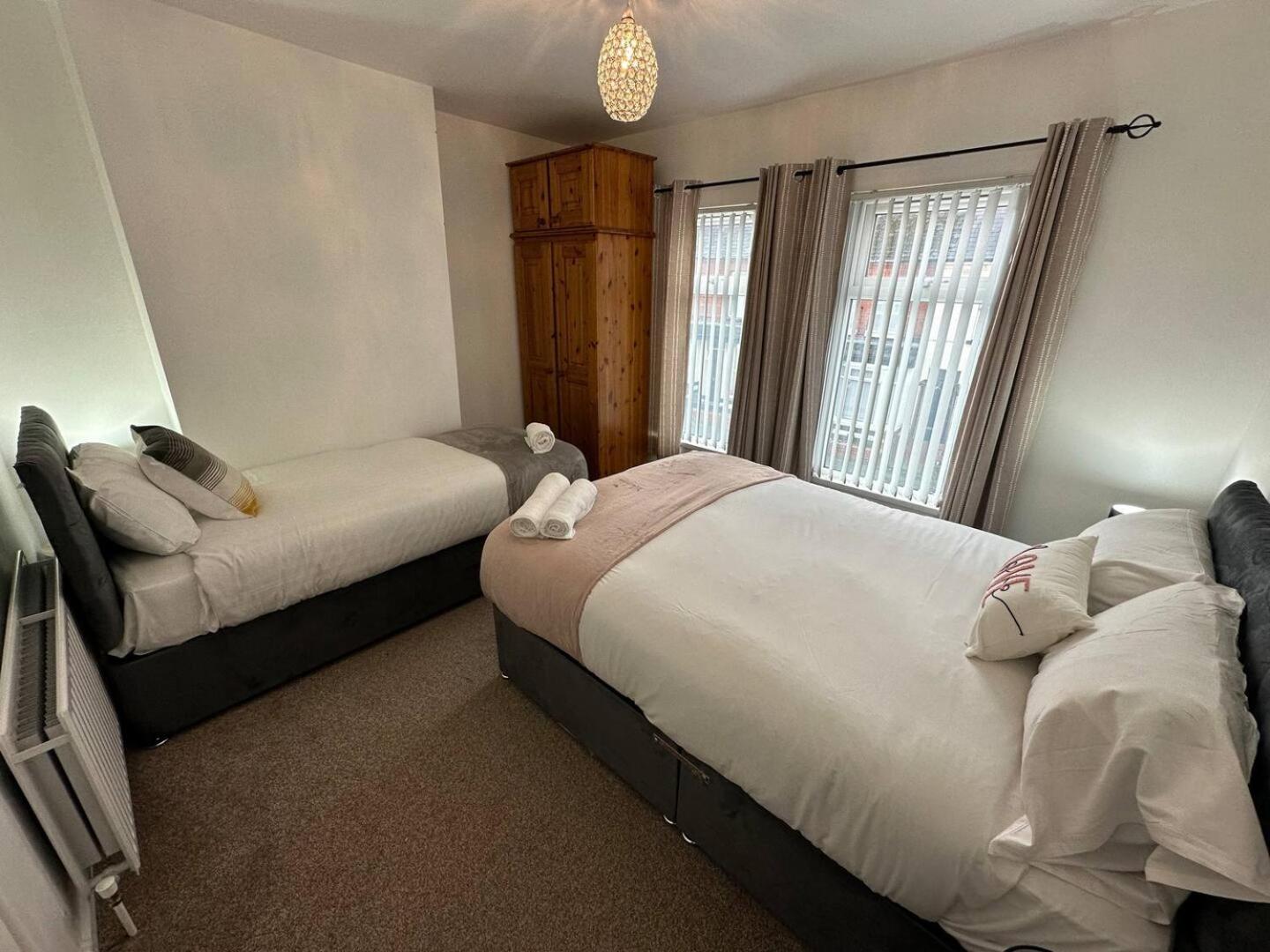 ベルファスト 2Br Stylish Ormeau Road Houseヴィラ エクステリア 写真